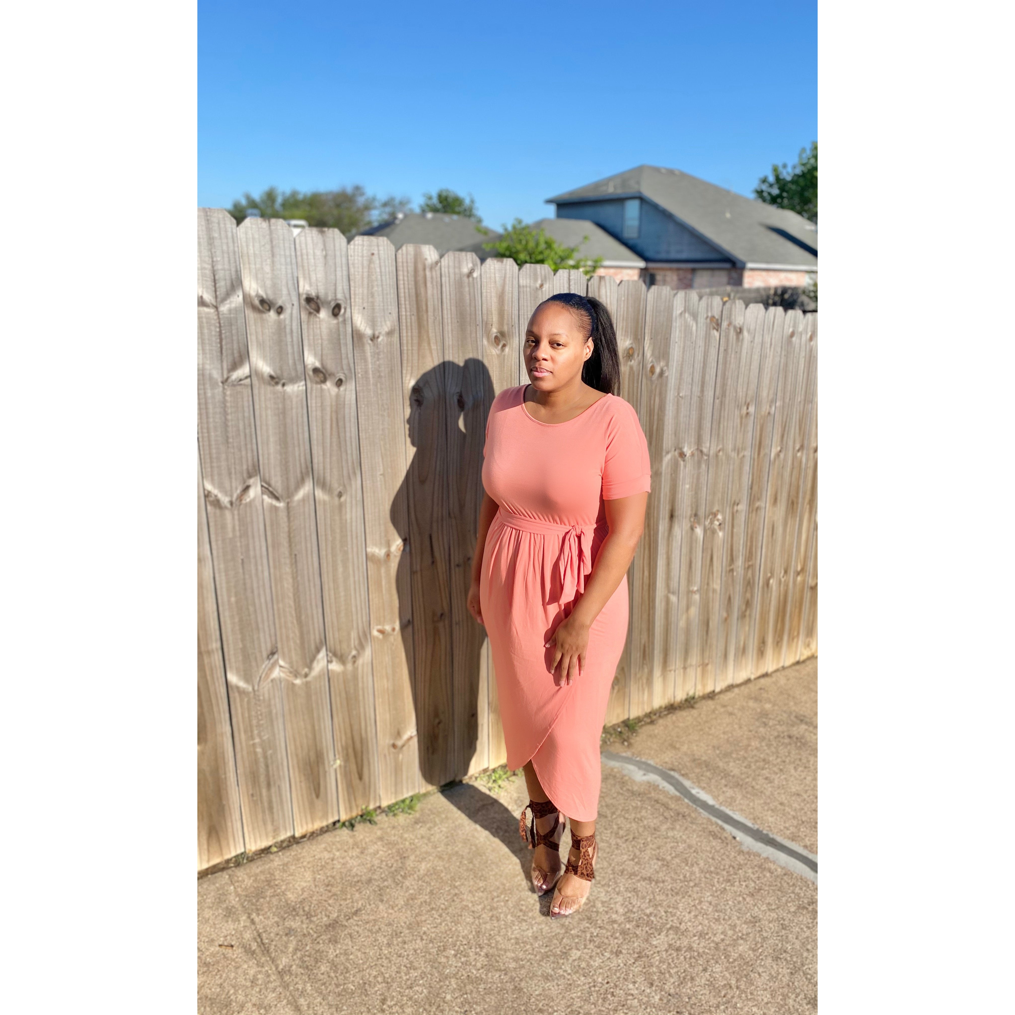 NIKKI | BELTED DRESS IN CORAL